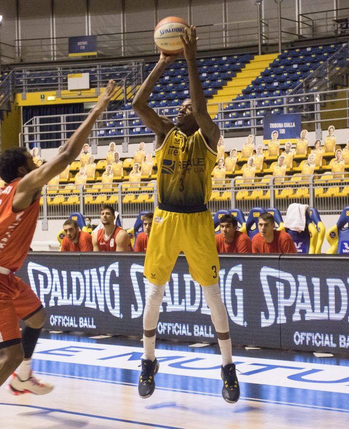 La Reale Mutua Basket Torino a valanga su Trapani