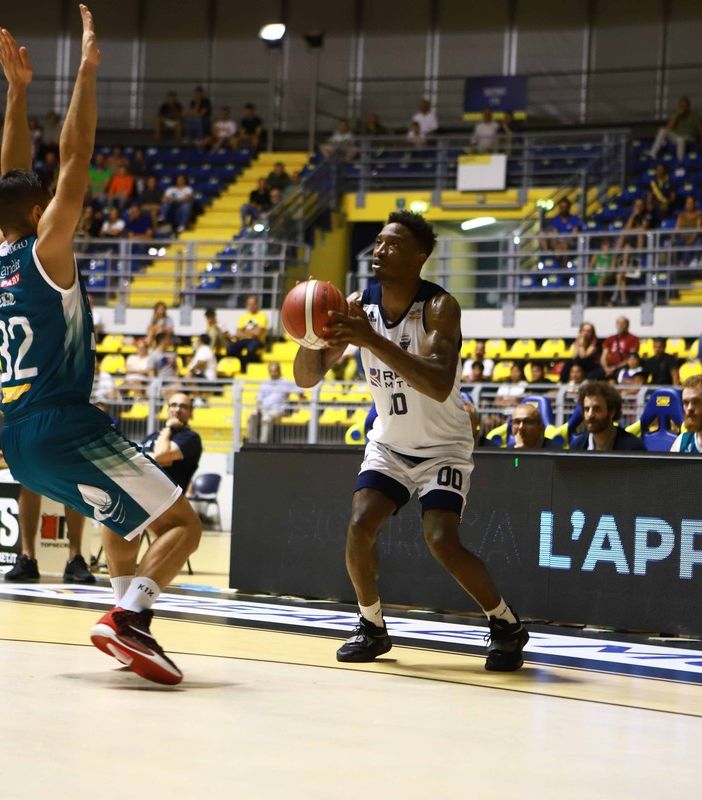 reale mutua torino vs cantù