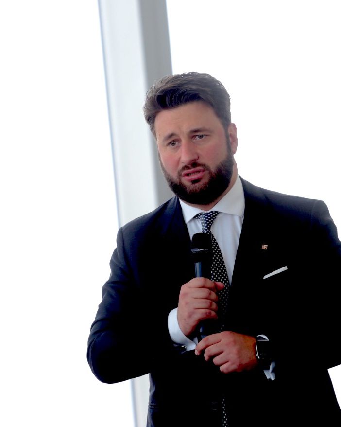 L'assessore regionale alla Sanità Federico Riboldi