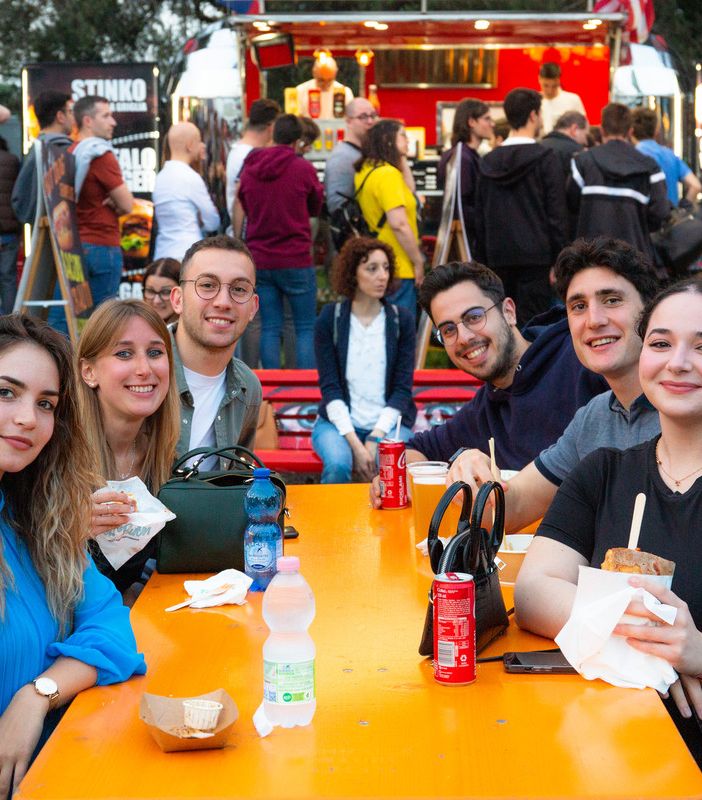 Moncalieri accoglie il Festival del Cibo di Strada di Rolling Truck Street Food in occasione di Fuori Campo