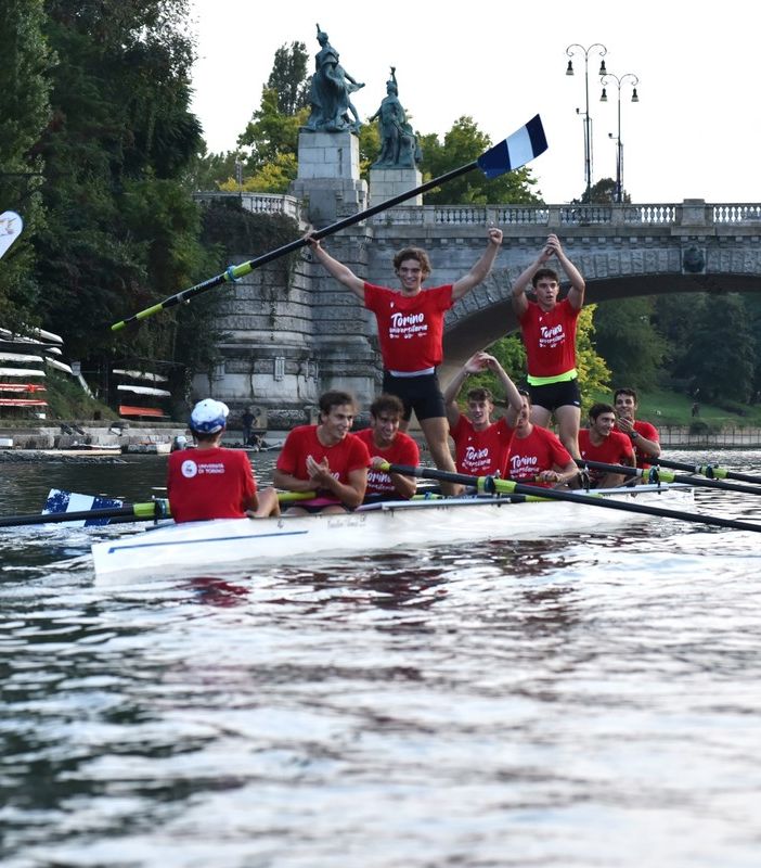 Rowing Regatta: Poli contro Unito sul modello delle sfide Oxford-Cambridge