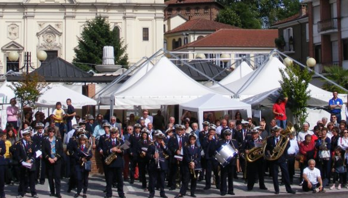 Torna la sagra dell'asparago di Santena e la festa raddoppia