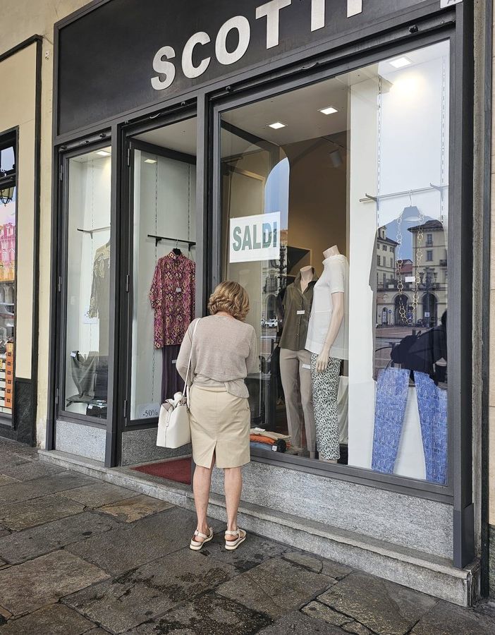 &quot;Tutto al 70%&quot;. A Torino ultimi giorni di saldi