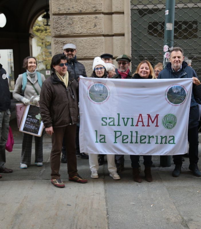 Contro l'ospedale alla Pellerina, in presidio davanti alla Regione. E in commissione assenze di peso: “Riprovevole” [VIDEO]