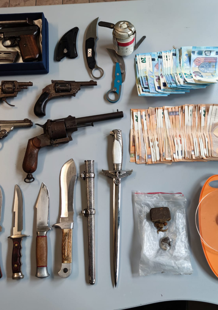 armi e droga recuperati da Polizia