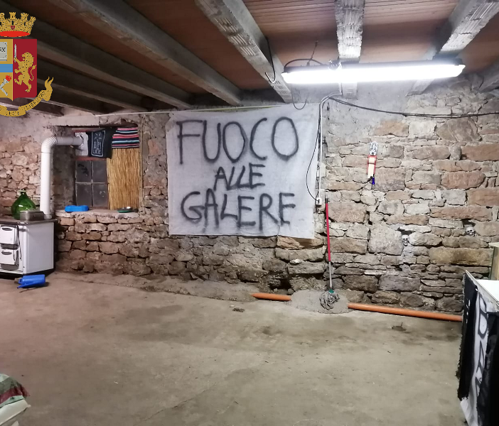 Anarchici: arrestato dalla Digos di Torino 40enne che fabbricava plichi esplosivi (VIDEO)