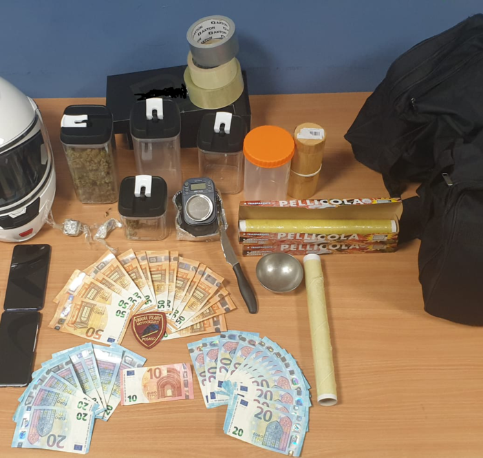 Hashish e marijuana a domicilio: arrestato lo spacciatore di corso Francia che riforniva i giovani di San Donato e San Paolo
