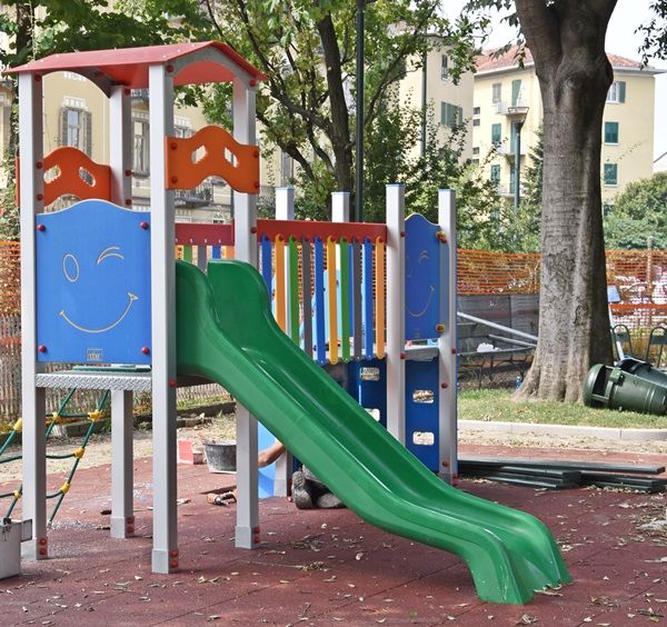 Terminati i lavori nel parco giochi di via Verolengo