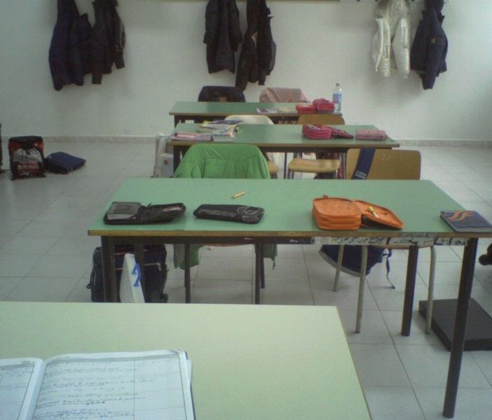 “Priorità alla scuola”: stasera si manifesta a Pinerolo