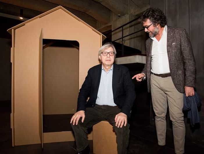 Sabato Sgarbi a Torino consegna 10 &quot;Case del clochard&quot;