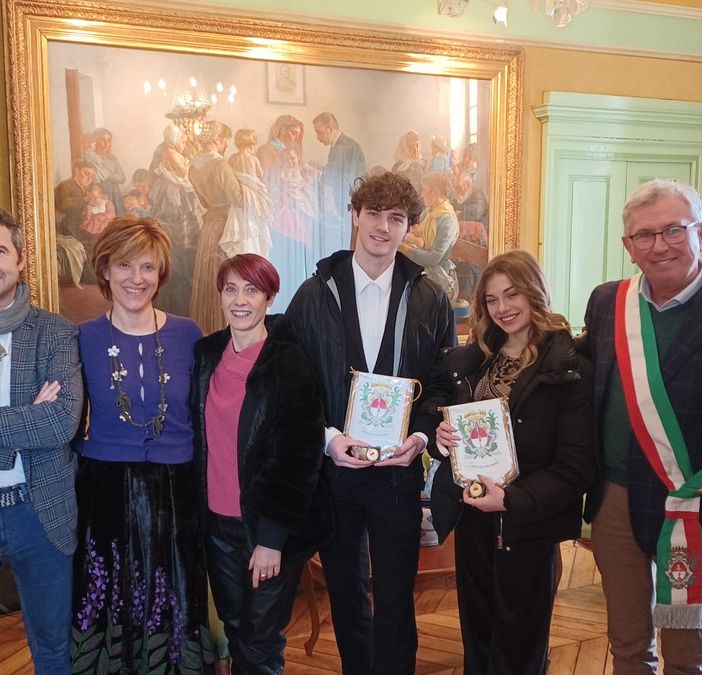 Sophia Berto e Nikita Perotti in Municipio