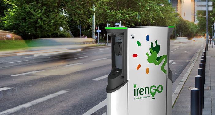 Iren installa la prima colonnina pubblica a Torino per ricaricare mezzi elettrici