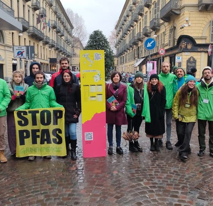 Inquinamento nelle acque piemontesi, sit in di protesta di Greenpeace