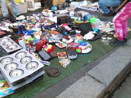 Suk del sabato in via Carcano, i venditori: &quot;Vogliamo rimanere in Borgo Dora, il 12 gennaio ci mobilitiamo&quot;