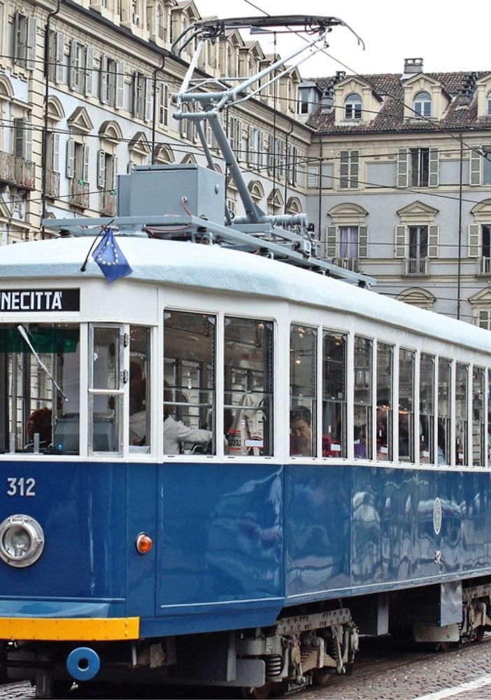 Il tram storico di Cinecittà stasera in piazza Castello: fu set di Fellini per &quot;Intervista&quot;