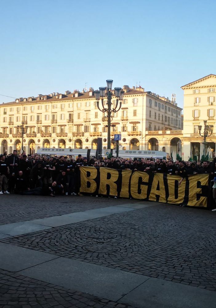 tifosi a nantes in centro a torino