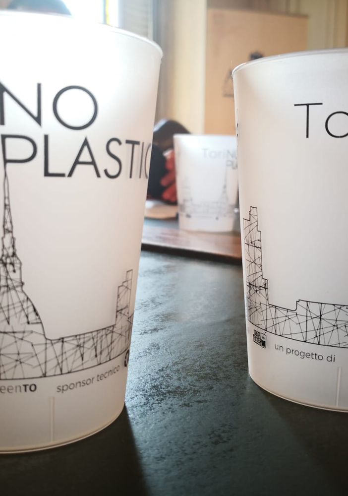 Torino, stasera in piazza Santa Giulia debutta la movida &quot;plastic free&quot;