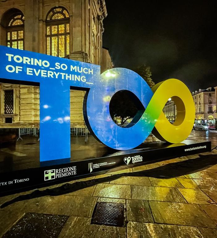 Atp Finals: svelato in piazza Castello il nuovo logo della città [VIDEO]