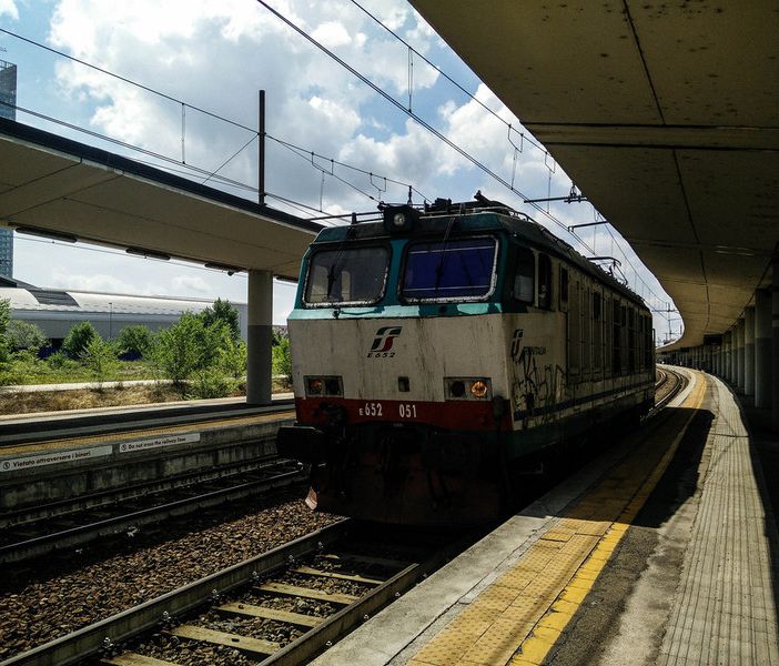 Treni, interrotti i collegamenti sulla linea Torino-Milano: i regionali possono subire ritardi o cancellazioni