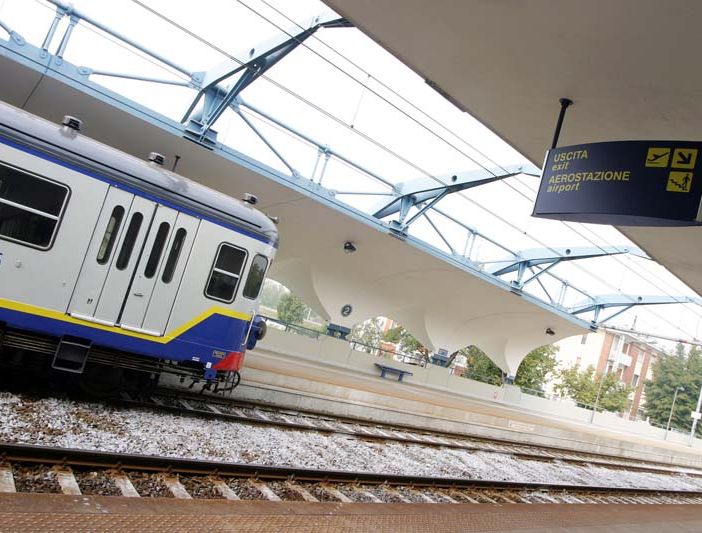 Mattia sta da incubo sulla Torino-Aosta: treni in ritardo fino a un’ora