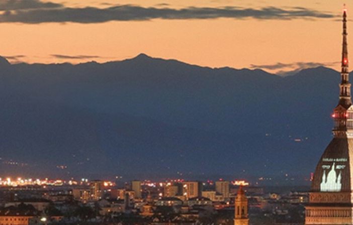 Vedere l'eclissi volando nel cielo: è l'offerta di Turin Eye