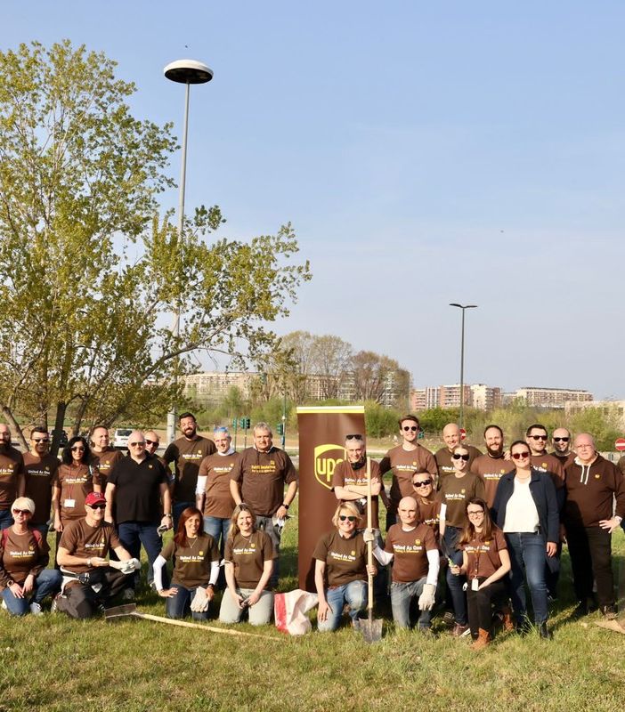 Ups italia pianta 200 alberi in Strada del Portone, in collaborazione con International tree foundation ed Earthday.org