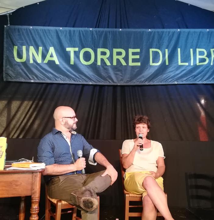 Il giornalismo sostenibile si interroga a “Una Torre di libri”