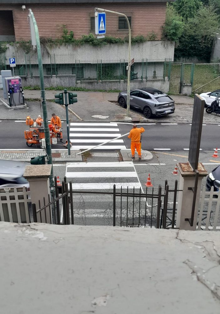 Viale Thovez: dopo l’investimento della 14enne, ecco le nuove strisce pedonali