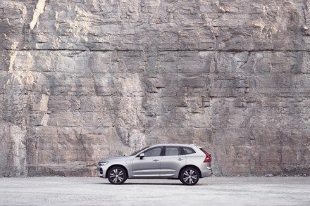 La XC60, modello best-seller di Volvo Cars, è ora più intelligente che mai