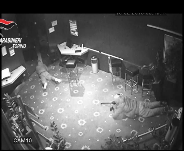 La “banda del buco” svaligiava sale slot con attrezzatura da speleologo: arrestati [FOTO E VIDEO]