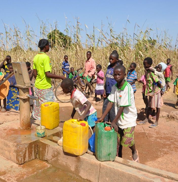 &quot;Zomkom&quot; benvenuto in fraternità! Come aiutare l’Africa a rinascere con le sue menti e le sue braccia?