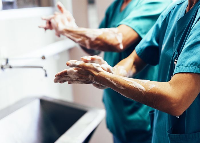 Dalle mascherine all'abbigliamento antivirale su Bolzonella Care: solo prodotti a marchio CE