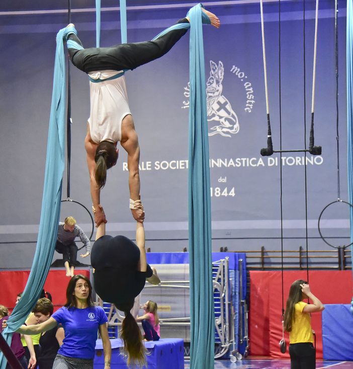 La Federazione Ginnastica d’Italia riconosce ufficialmente la disciplina dell’Acrobatica Aerea
