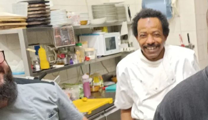 Adam in cucina