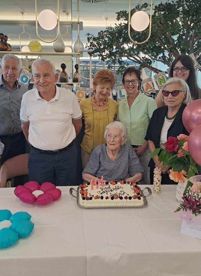La signora Adelina spegne 101 candeline: gli auguri giunti anche dal sindaco di Torino