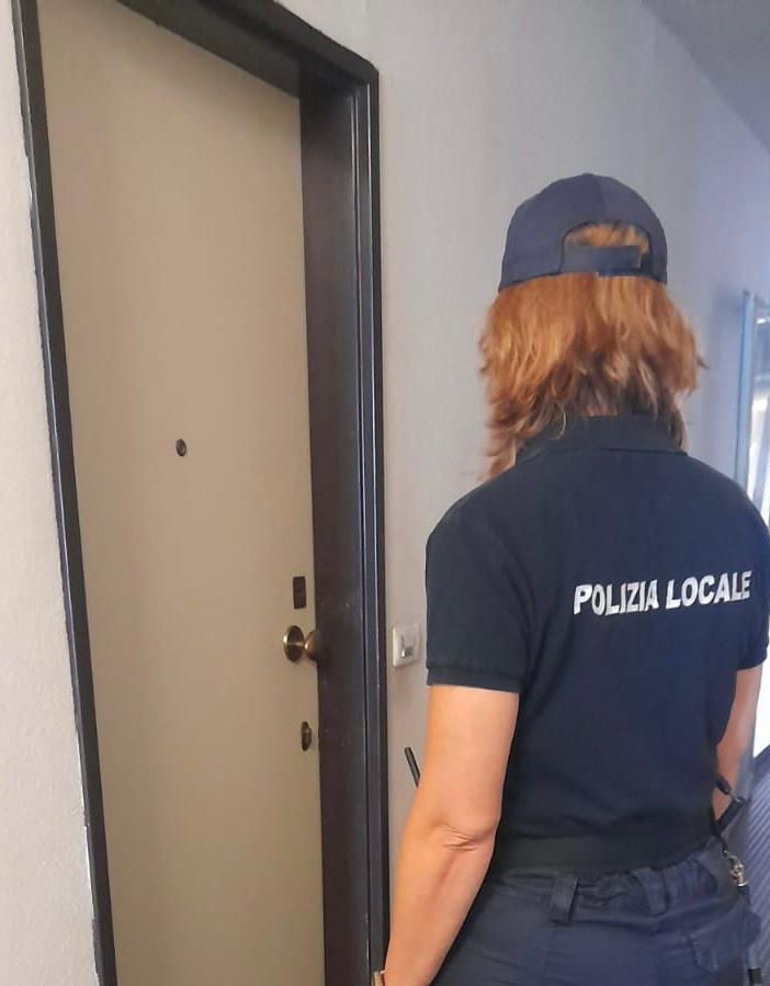 agente polizia locale di nichelino