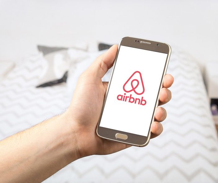 Da oggi gli alloggi Airbnb di Torino pagano la tassa di soggiorno
