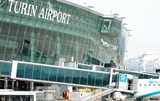 Coronavirus, anche Lufthansa riduce i voli su Torino e nord Italia