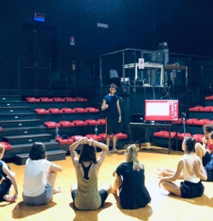 Residenze d’artista a scuola: &quot;Media Dance&quot; con Barbara Altissimo per la Giornata contro la violenza sulle donne