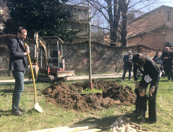 Un albero per festeggiare il compleanno della figlia della sindaca Appendino