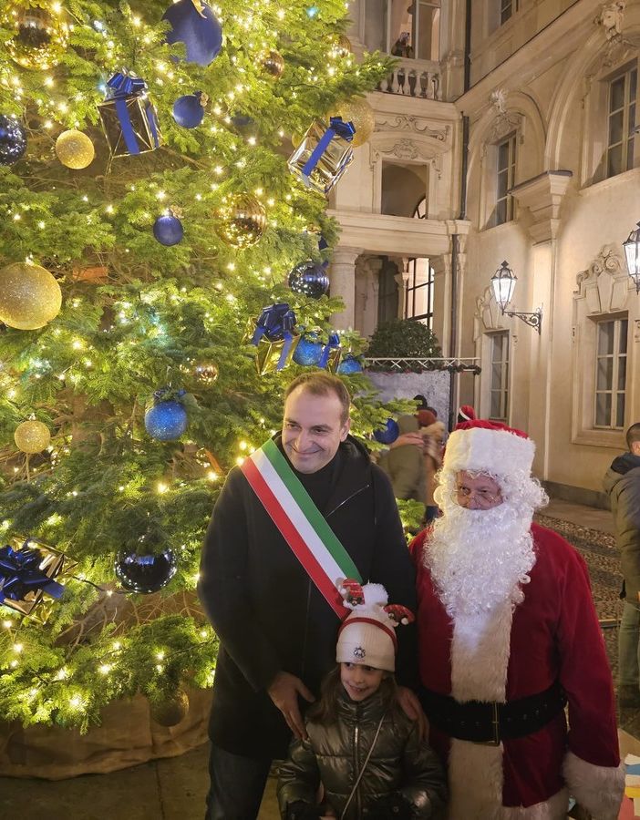A Torino è Natale: si accende l'albero, il boschetto si illumina. Lo Russo: &quot;Spero che il 2025 porti lavoro per tutti&quot; [VIDEO]