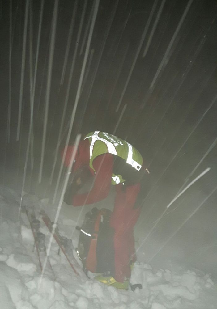 Due sciatori bloccati dalla bufera di neve, vengono recuperati da soccorso alpino e vigili del fuoco
