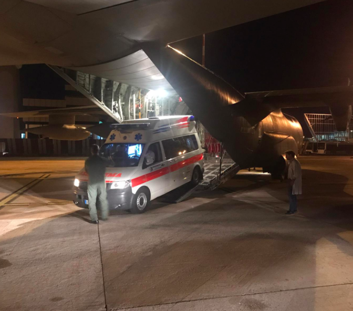 Da Bari a Torino, l'ambulanza viaggia sul volo militare: paziente portato al Centro Trapianti delle Molinette