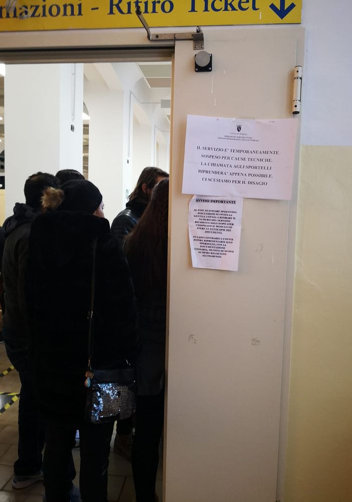 Anagrafe Centrale di Torino, debutto con disagi per l'accesso libero
