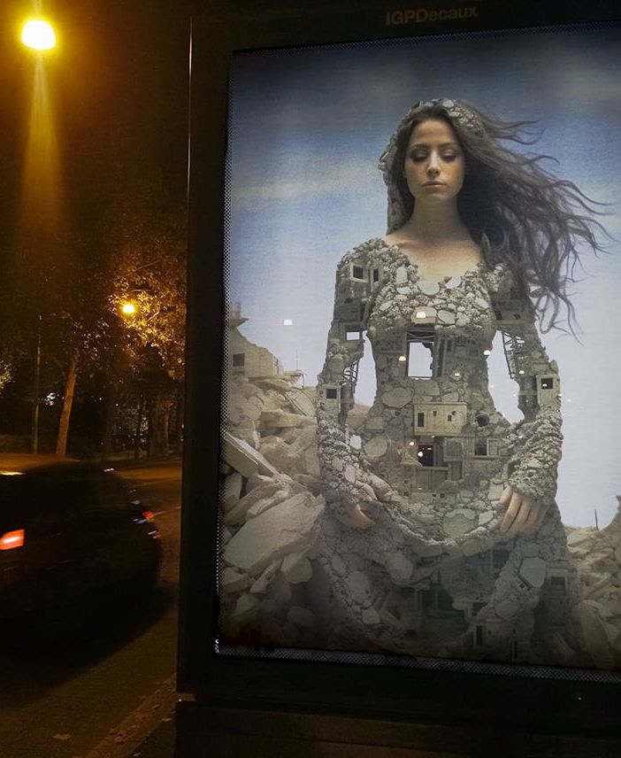 Giornata contro violenza la violenza sulle donne, il Banksy di Torino ricorda Giulia Cecchettin 