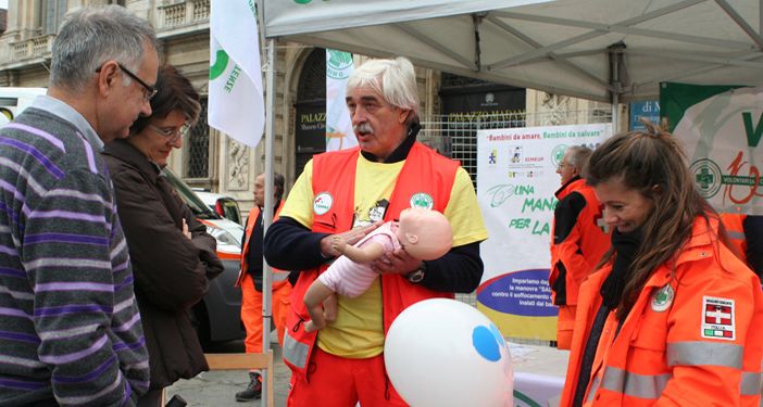 &quot;Una manovra per la vita&quot;, salva i bambini dal soffocamento: appuntamento domenica in piazza Castello