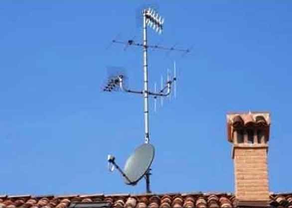 Protesta in piazza contro il 5G: &quot;Non vogliamo essere cavie&quot;