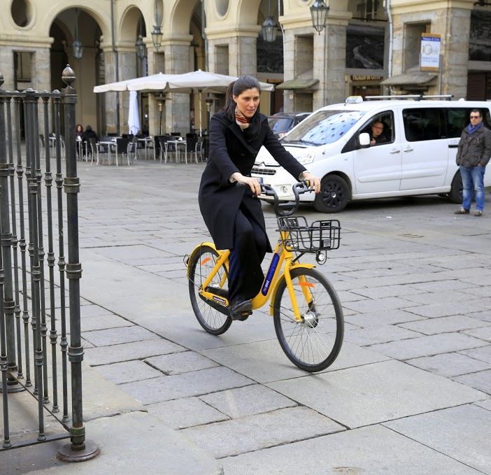 Incidenti a Torino, Appendino difende la mobilità dolce: “Adesso basta, si rispettino le regole”