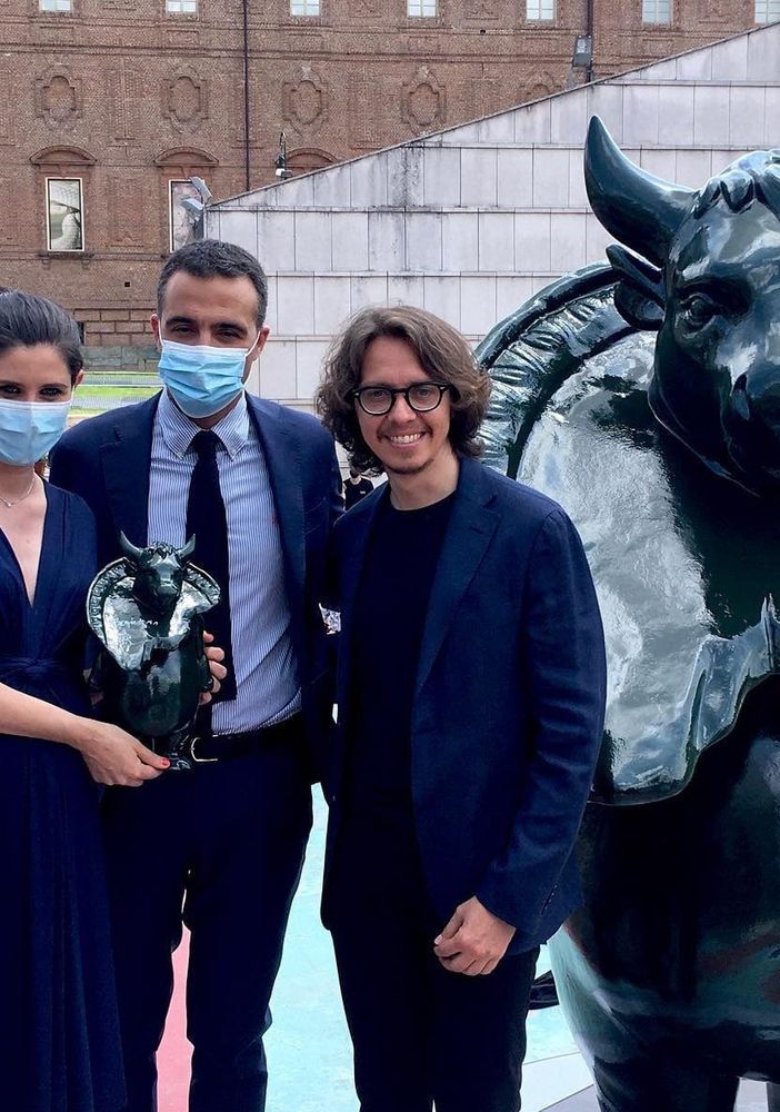 Chiara Appendino con Nicola Russo e Toret gigante Chiara Appendino con Nicola Russo e Toret gigante