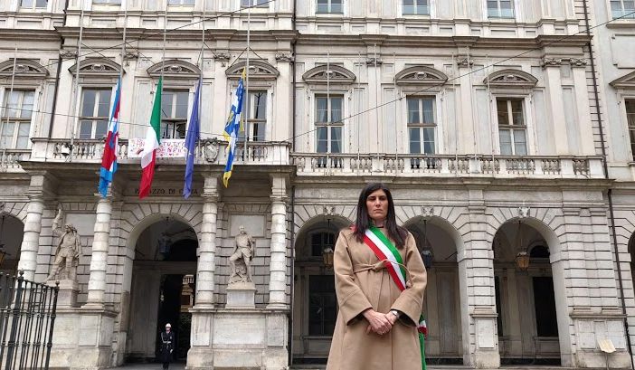appendino di fronte a palazzo civico - foto di archivio